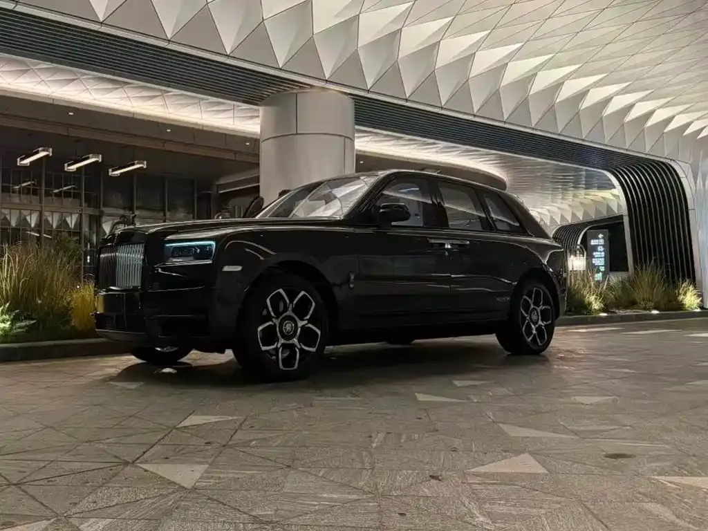 Rolls-Royce Cullinan — фото 1