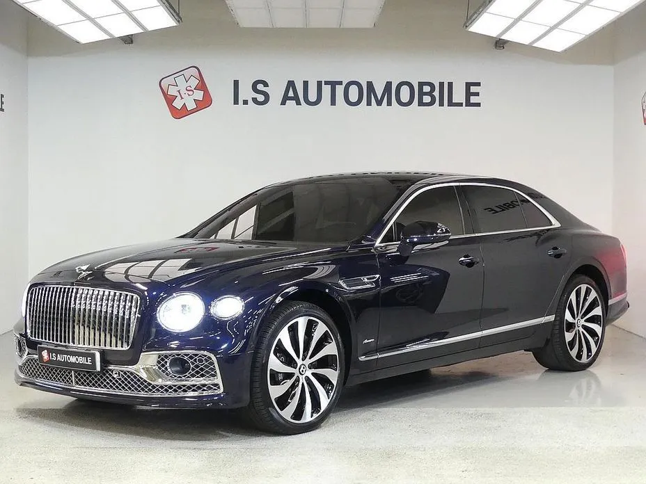 Bentley Flying Spur — фото 1