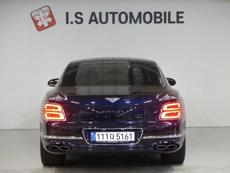 Bentley Flying Spur — фото 10