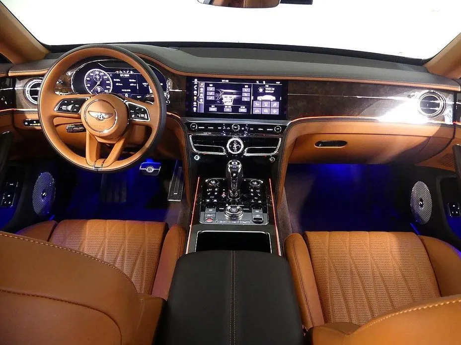 Bentley Flying Spur — фото 3