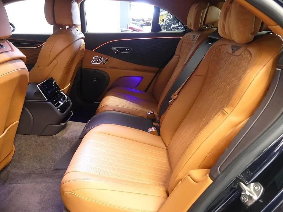 Bentley Flying Spur — фото 7