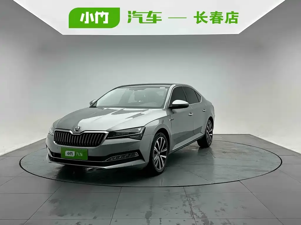 Skoda Superb — фото 1