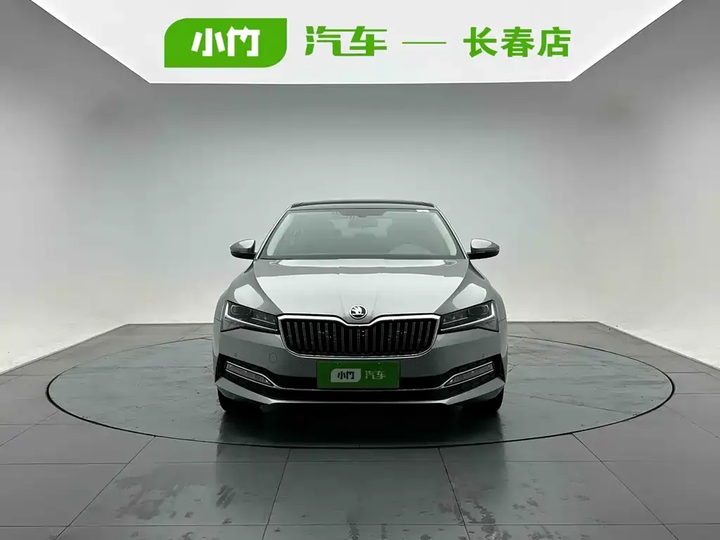 Skoda Superb — фото 4