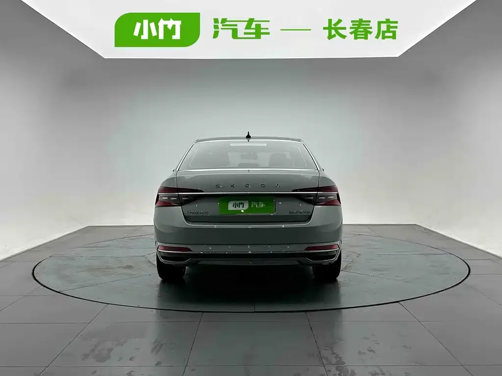 Skoda Superb — фото 2