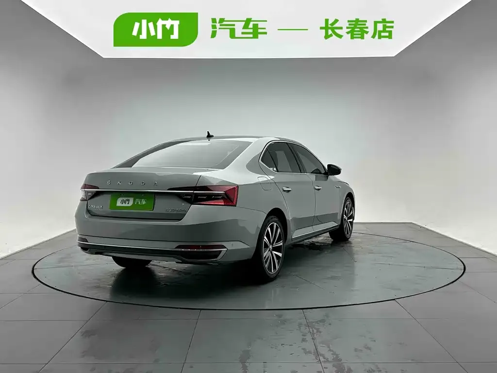 Skoda Superb — фото 6