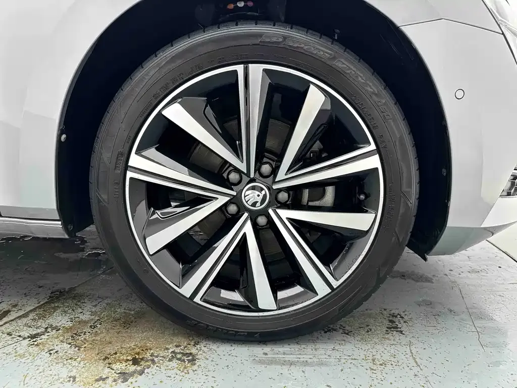 Skoda Superb — фото 7