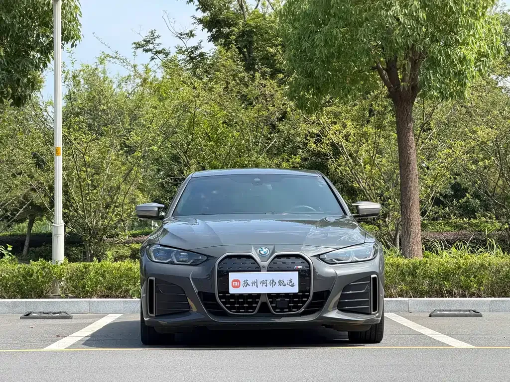 BMW i4 — фото 10