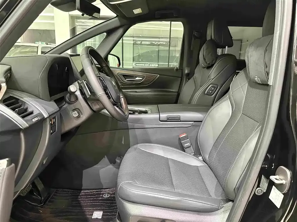 Toyota Vellfire — фото 7