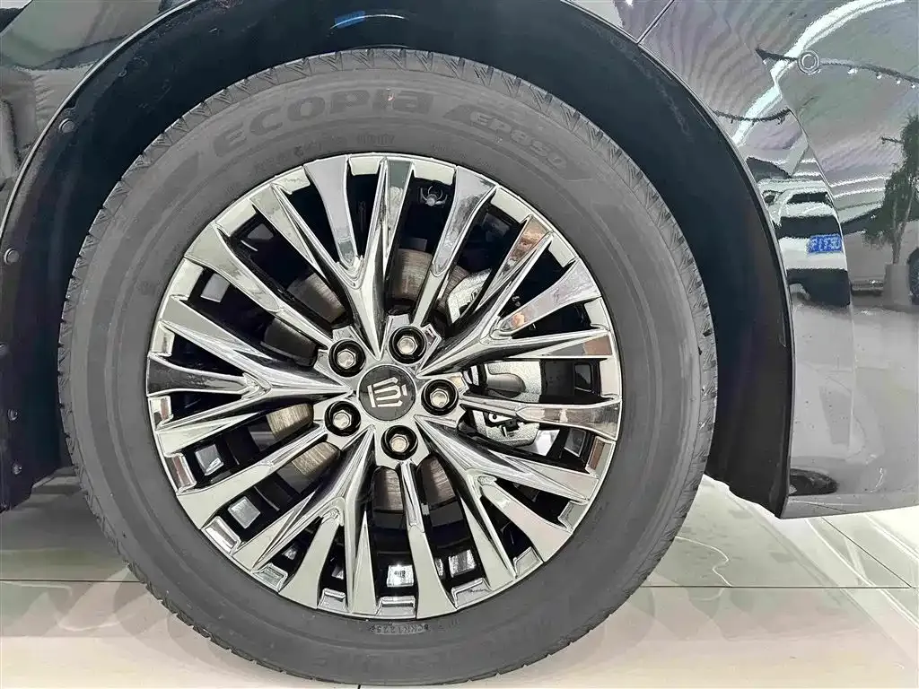 Toyota Vellfire — фото 5
