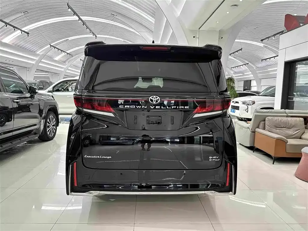 Toyota Vellfire — фото 2