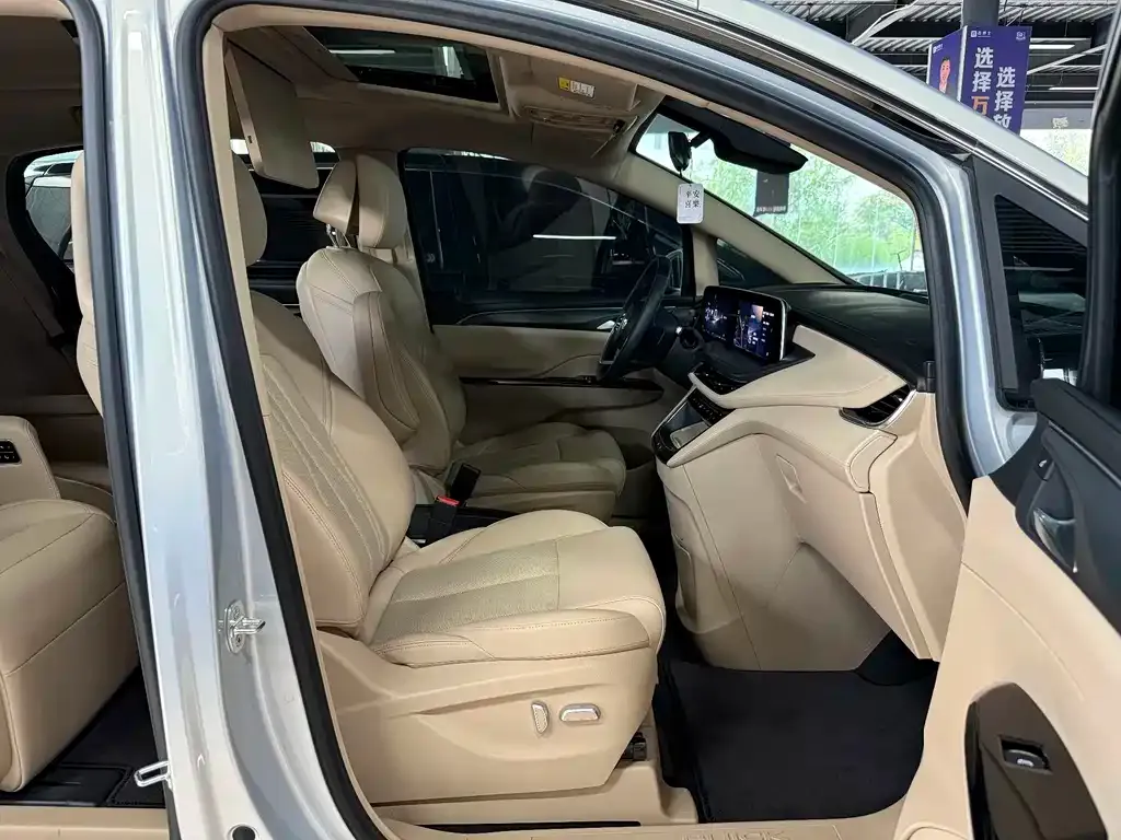 Buick GL8 Hybrid — фото 5