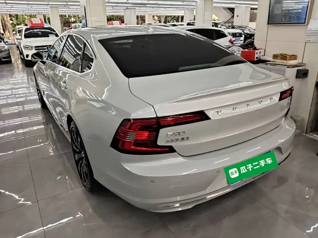 Volvo S90 — фото 8
