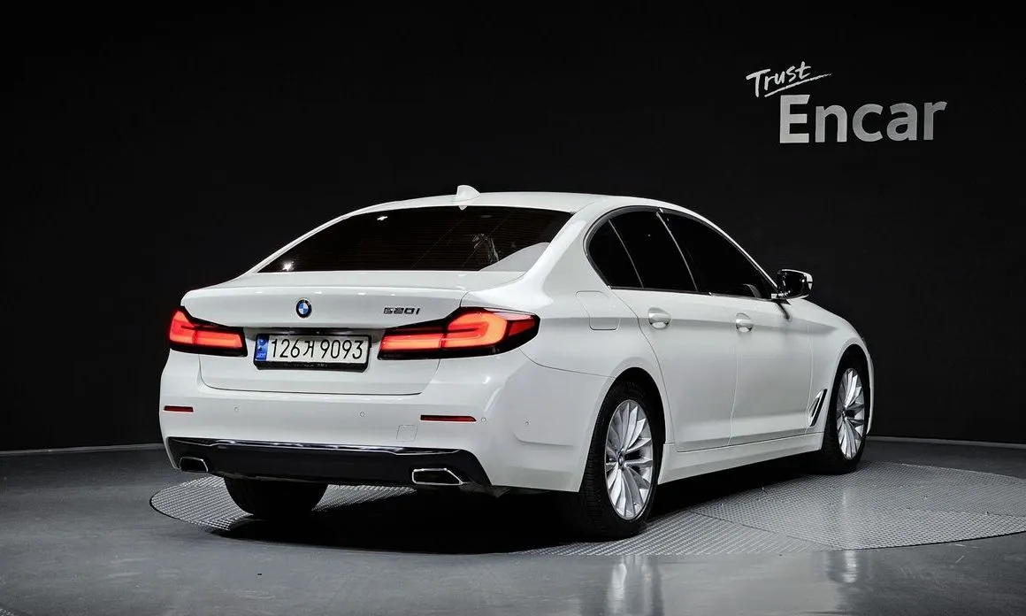 BMW 5-Series — фото 4