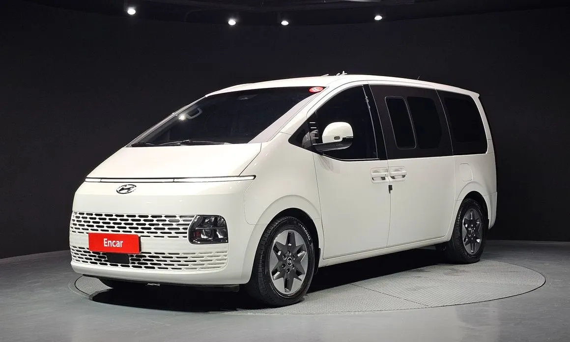 Hyundai Staria — фото 1