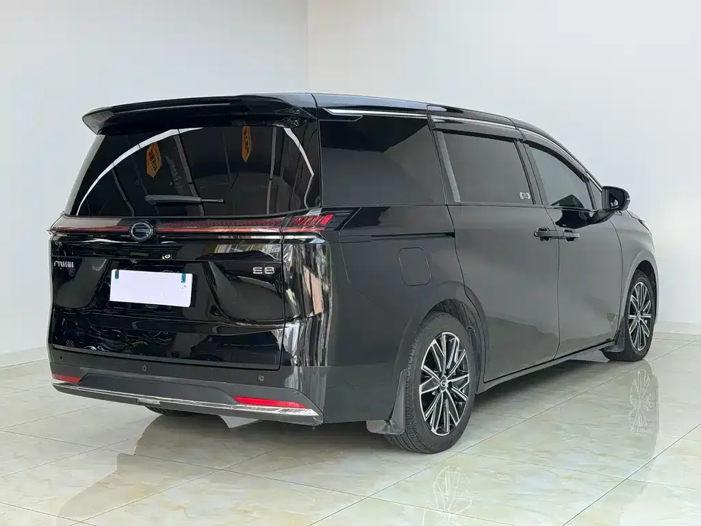 GAC Motor 传祺E8 PHEV — фото 4