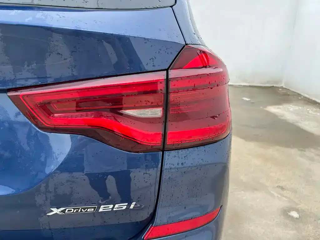 BMW X3 — фото 10