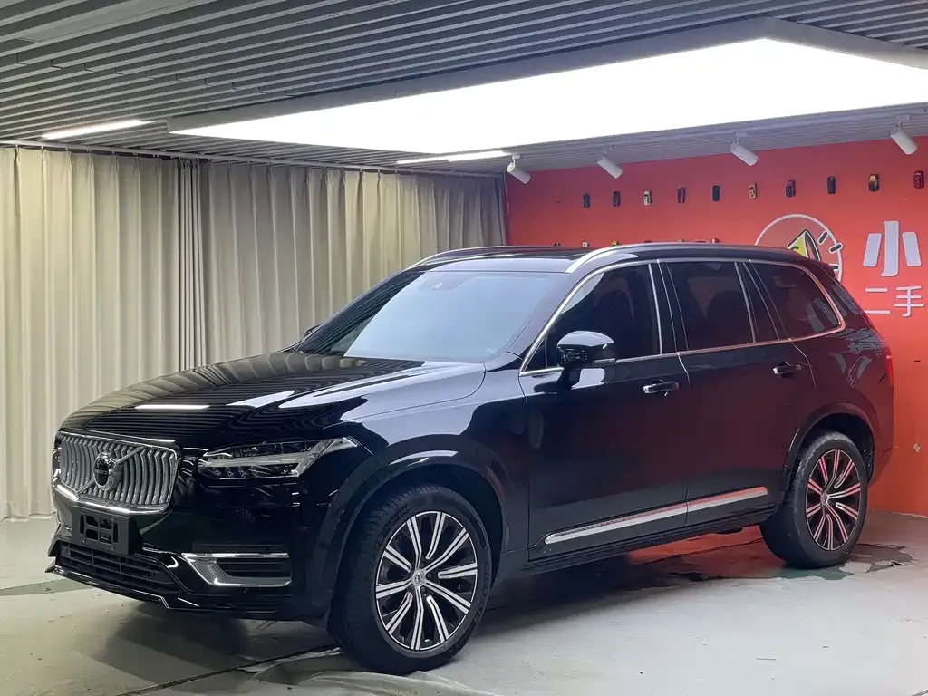 Volvo XC90 — фото 1