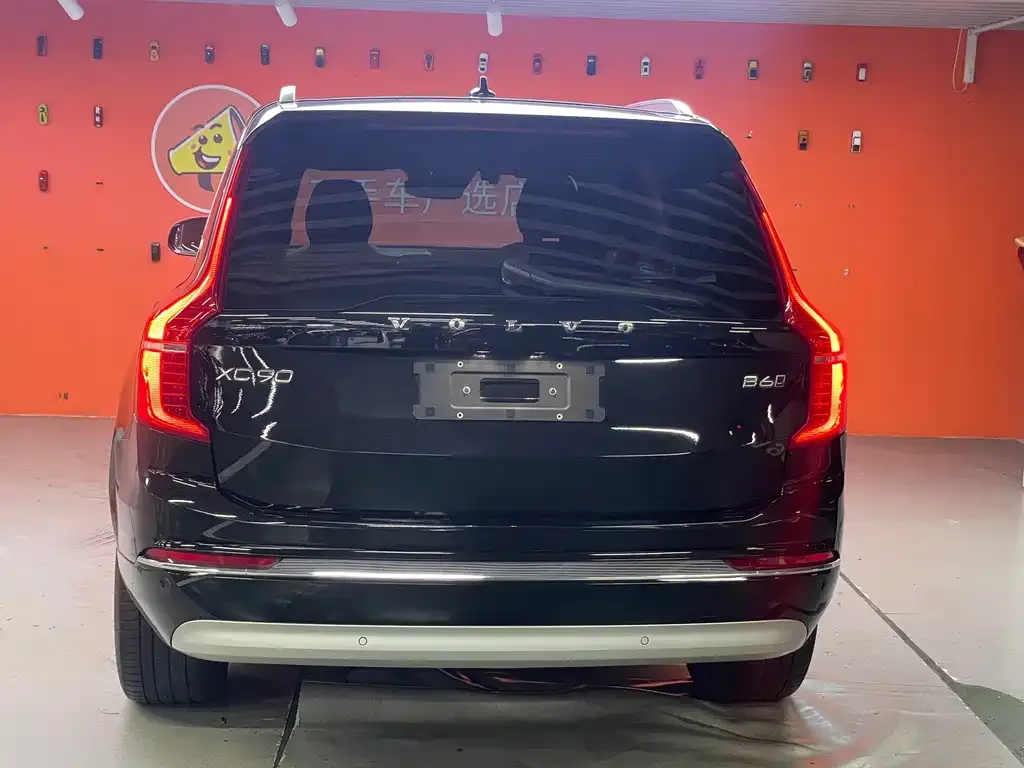 Volvo XC90 — фото 10