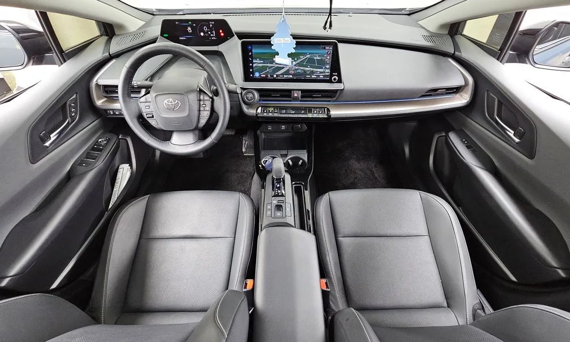 Toyota Prius — фото 7