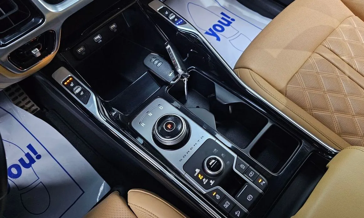 Kia Sorento — фото 10