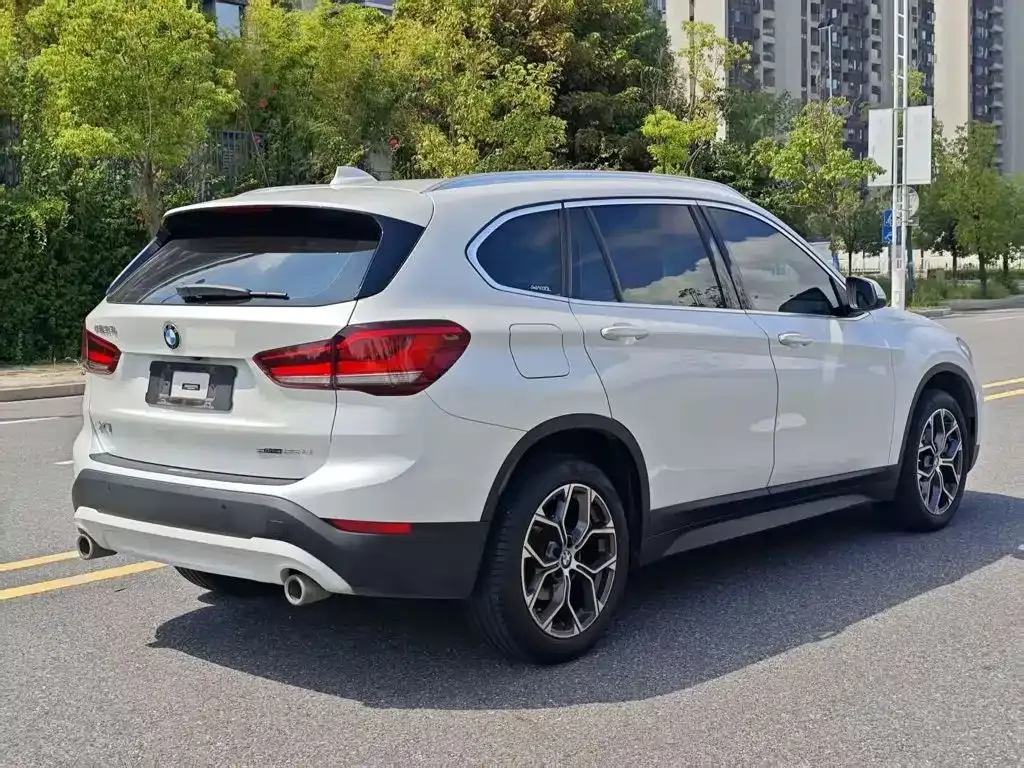 BMW X1 — фото 9