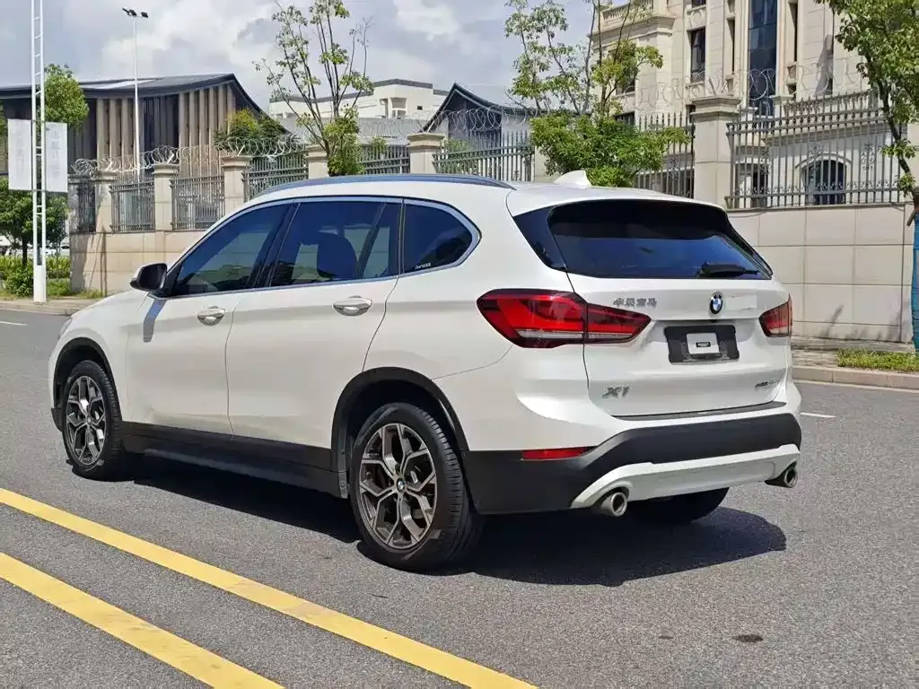 BMW X1 — фото 5