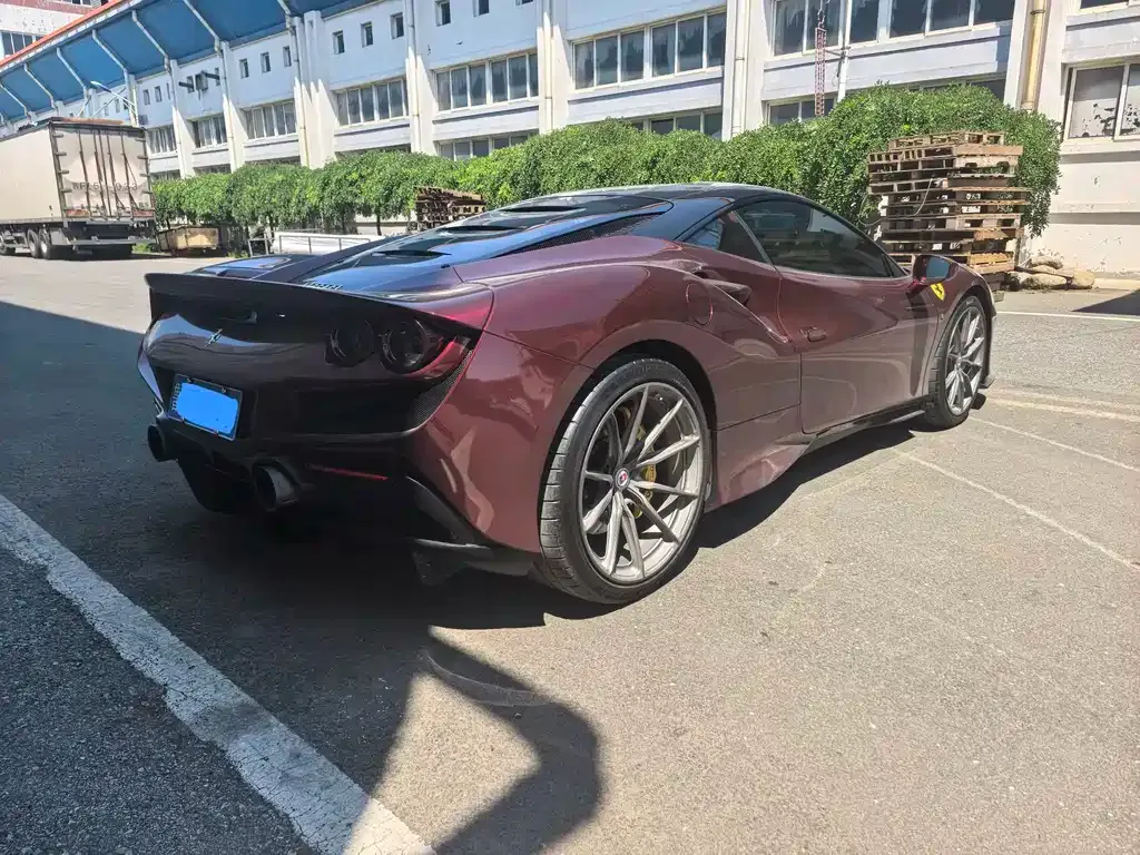 Ferrari F8 — фото 9