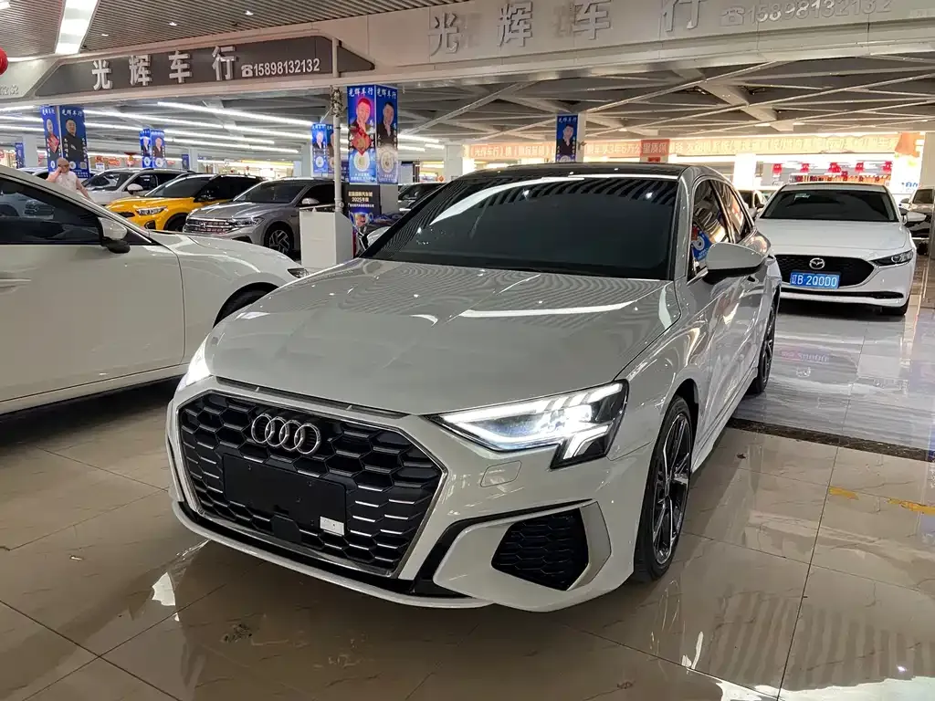Audi A3 — фото 1