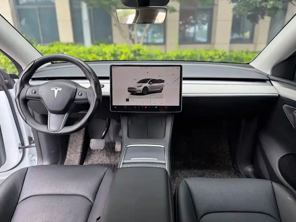 Tesla Model Y — фото 7