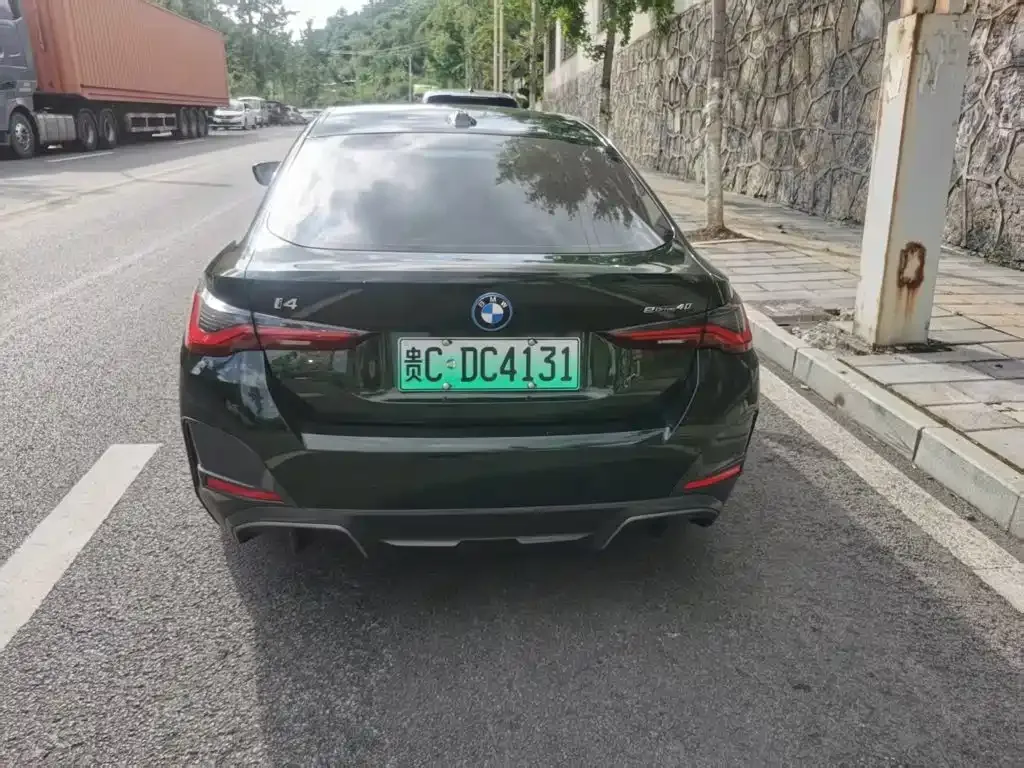 BMW i4 — фото 6
