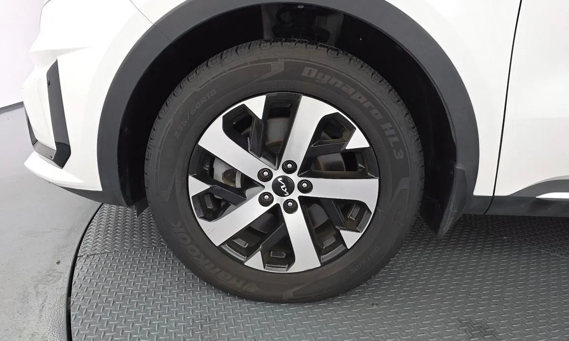 Kia Sorento — фото 7