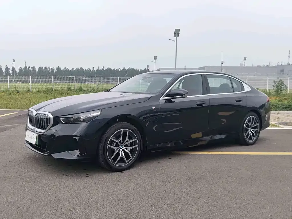 BMW i5 — фото 1