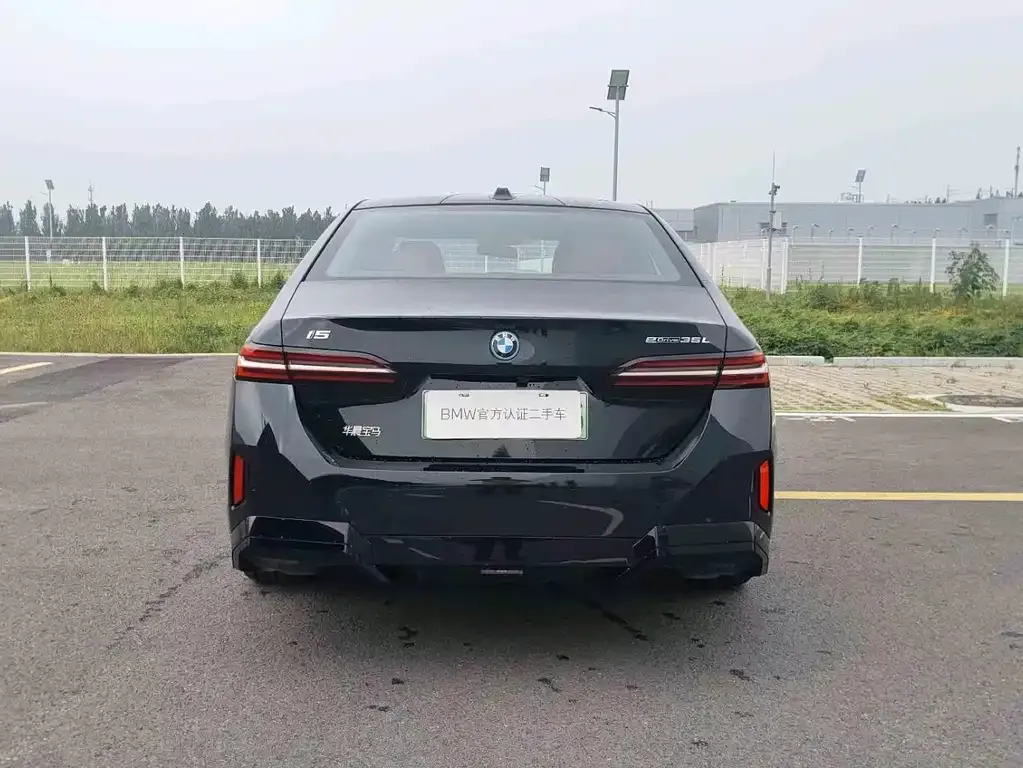 BMW i5 — фото 6