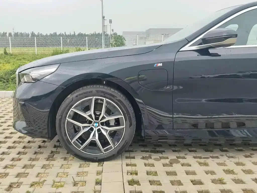 BMW i5 — фото 9