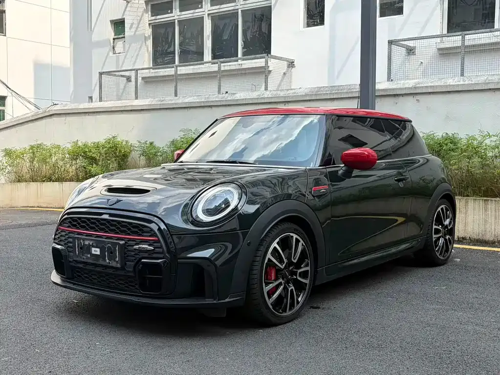 MINI JCW (John Cooper Works) — фото 1
