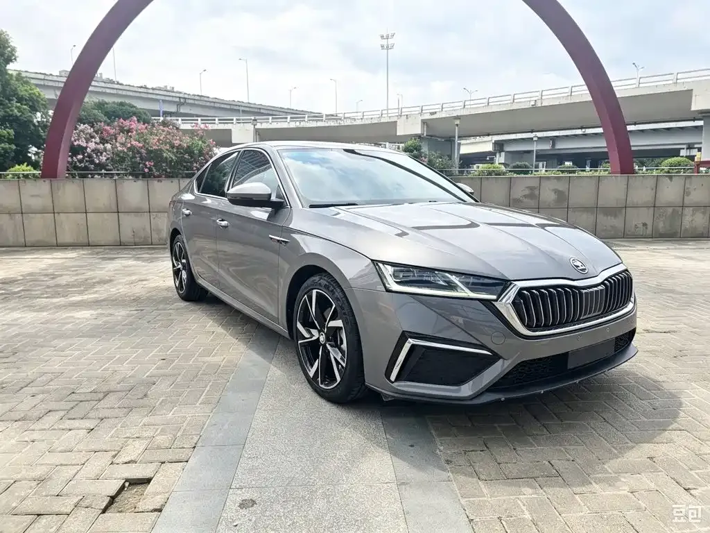 Skoda Octavia — фото 6
