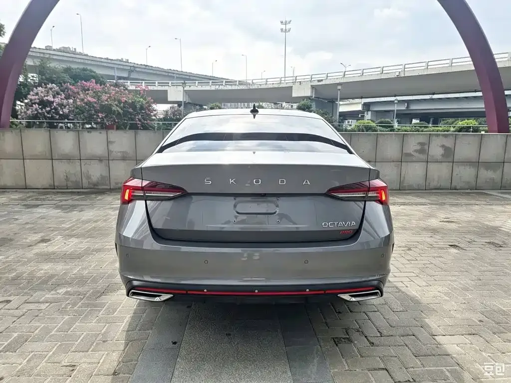 Skoda Octavia — фото 4