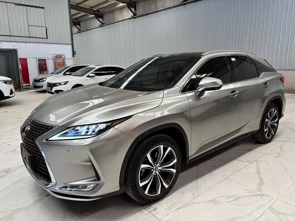 Lexus RX — фото 1