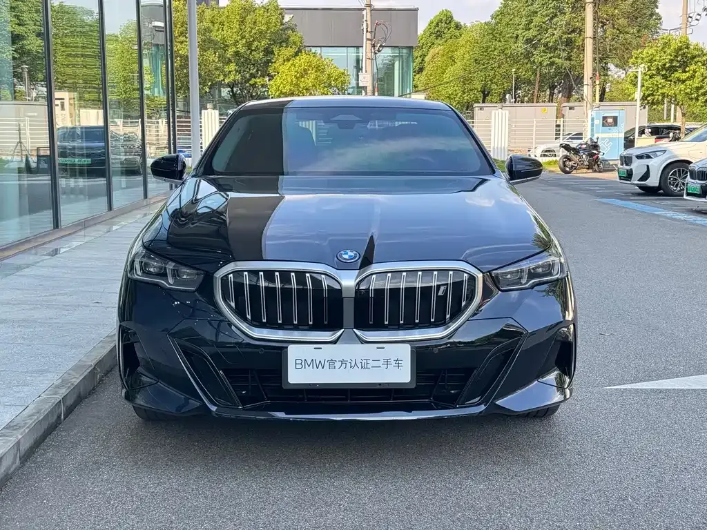 BMW i5 — фото 7