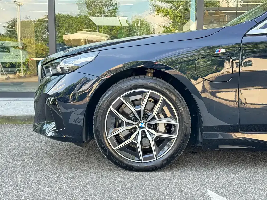 BMW i5 — фото 4