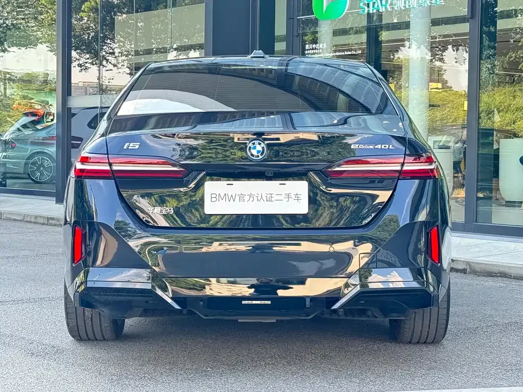 BMW i5 — фото 5