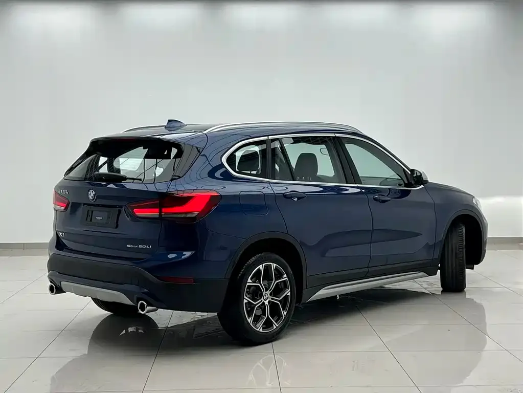 BMW X1 — фото 5