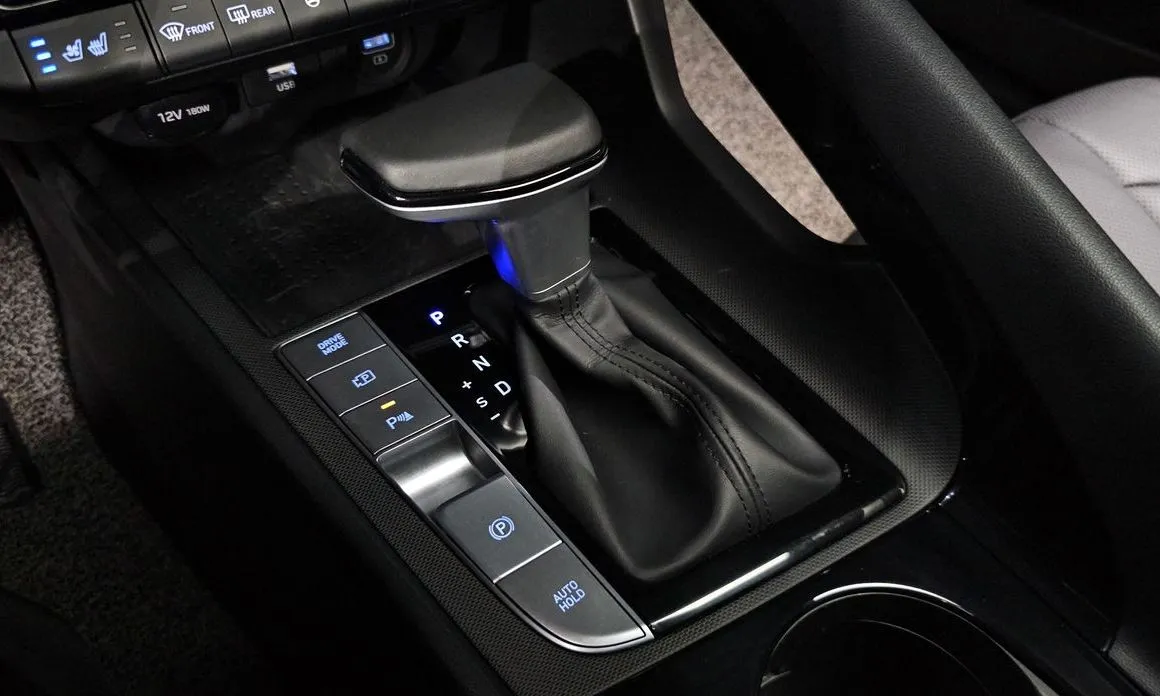 Hyundai AVANTE — фото 6