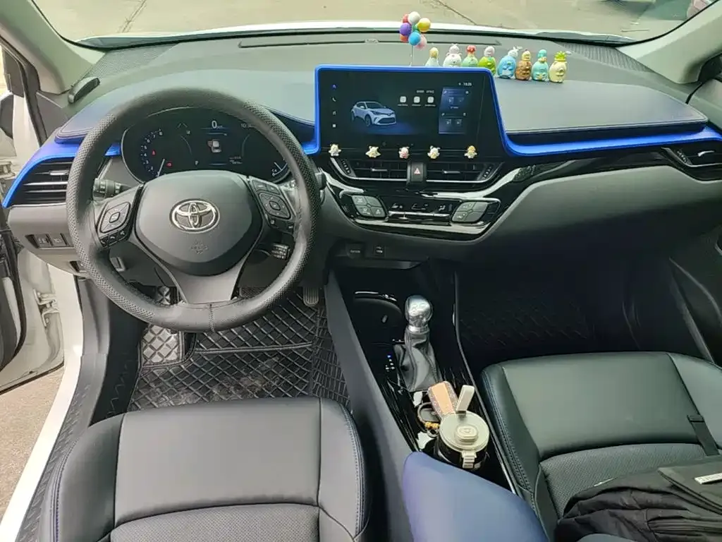 Toyota C-HR — фото 8