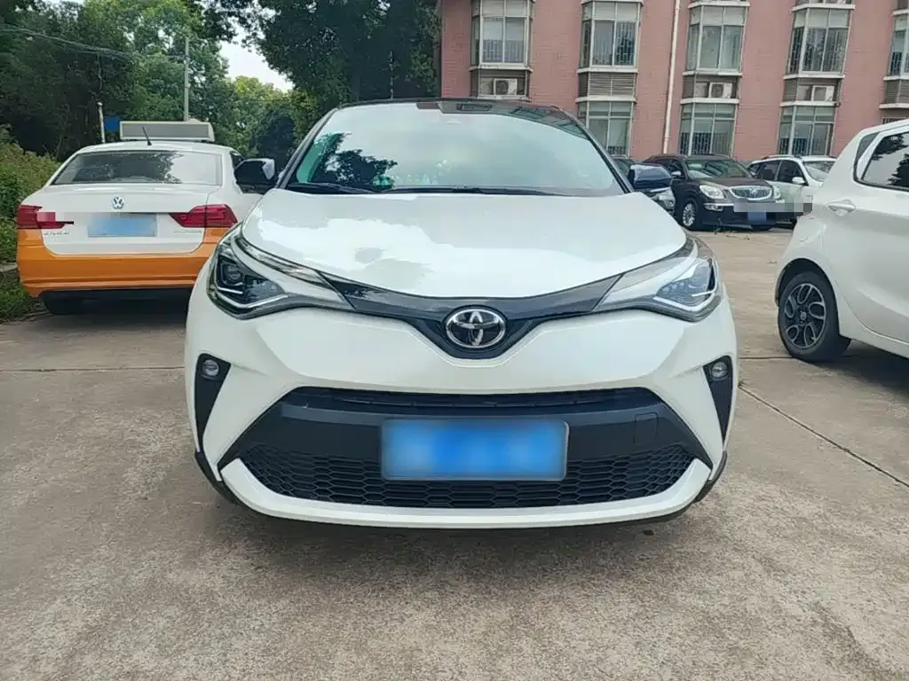 Toyota C-HR — фото 2