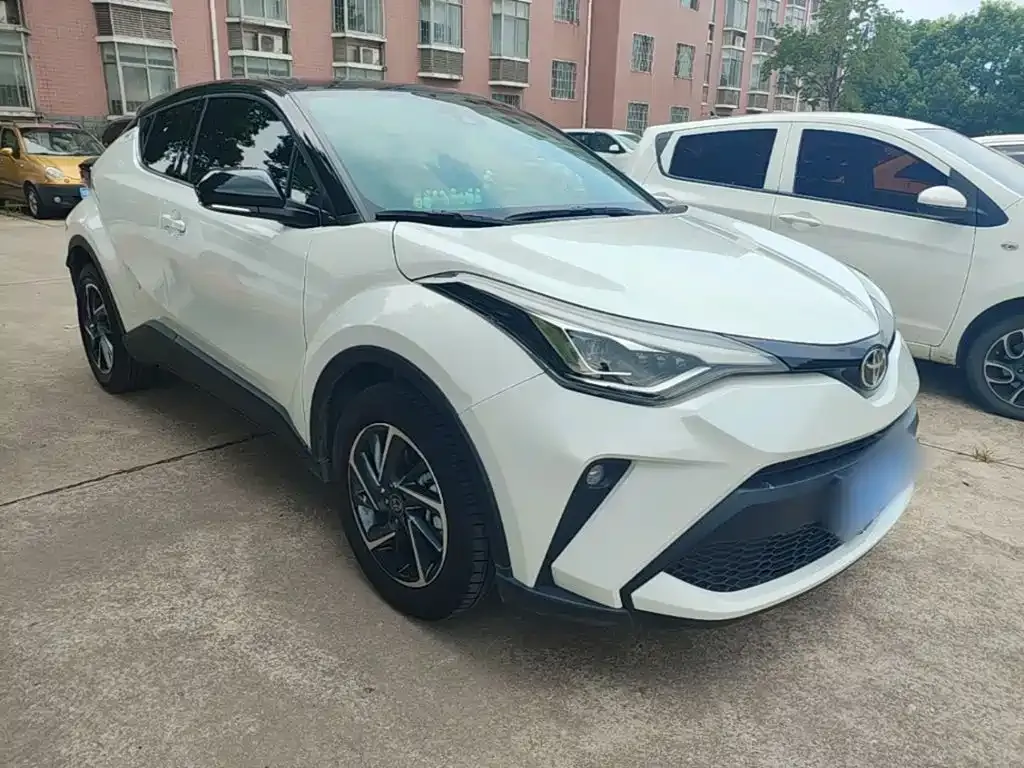 Toyota C-HR — фото 9