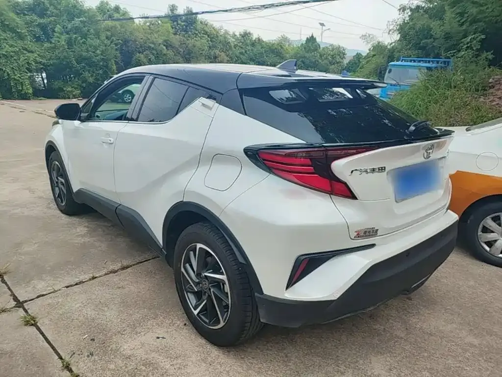 Toyota C-HR — фото 3