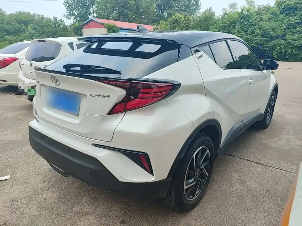Toyota C-HR — фото 4