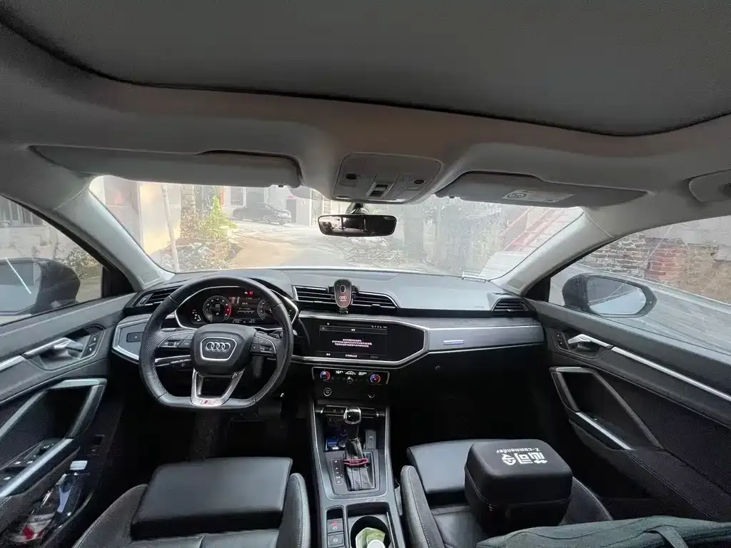 Audi Q3 Sportback — фото 10