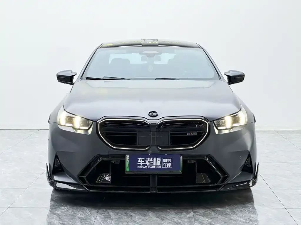 BMW M5 New Energy — фото 7